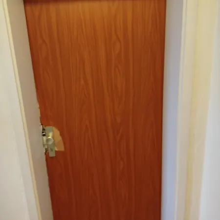 Monteurwohnung Mit Balkon Und Whirlpool Apartment